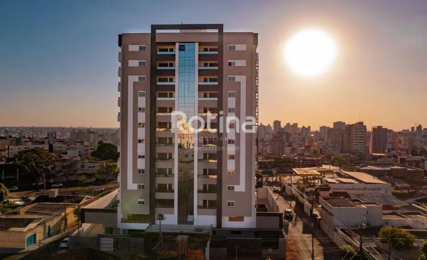 Foto 1 de Apartamento com 3 Quartos à venda, 104m² em Santa Mônica, Uberlândia