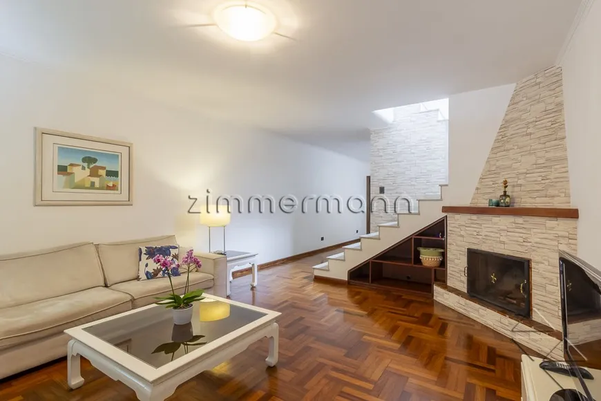 Foto 1 de Casa com 4 Quartos à venda, 200m² em Alto de Pinheiros, São Paulo