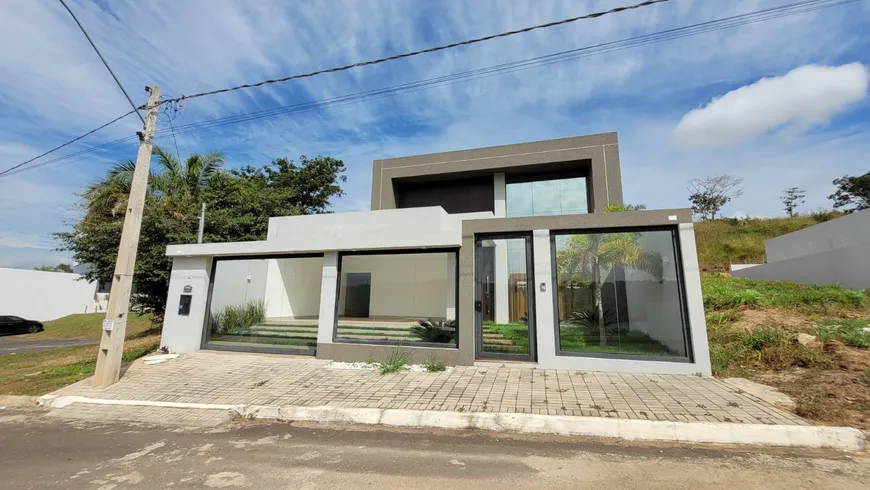 Foto 1 de Casa com 4 Quartos à venda, 230m² em Setor Lago Sul, Caldas Novas