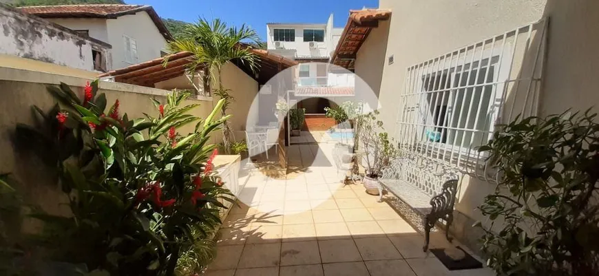 Foto 1 de Casa com 4 Quartos à venda, 229m² em São Francisco, Niterói