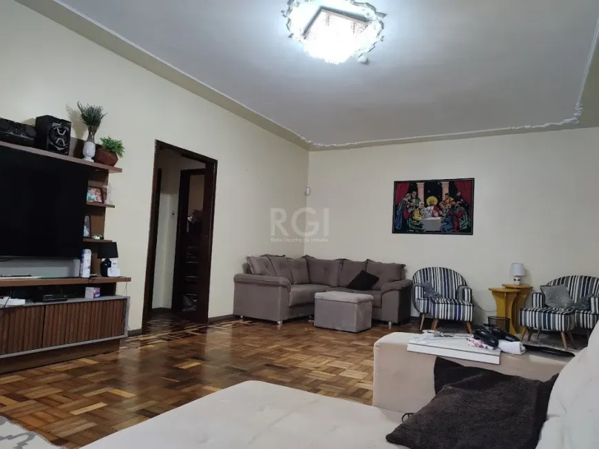 Foto 1 de Casa com 6 Quartos à venda, 259m² em Partenon, Porto Alegre
