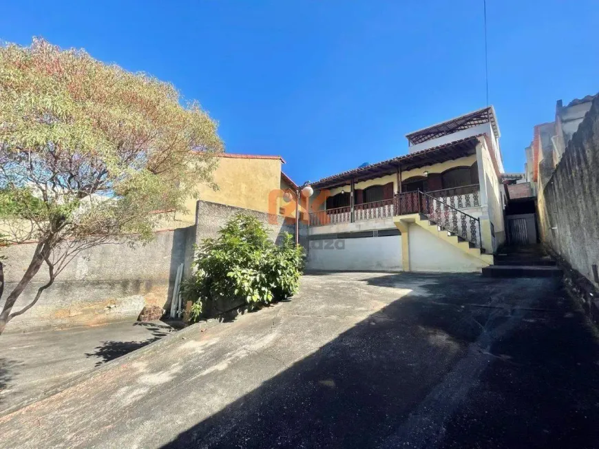 Foto 1 de Casa com 3 Quartos à venda, 360m² em Xangri-lá, Contagem