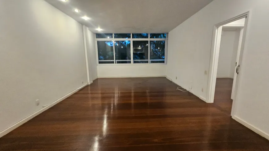 Foto 1 de Apartamento com 3 Quartos para alugar, 130m² em Leblon, Rio de Janeiro