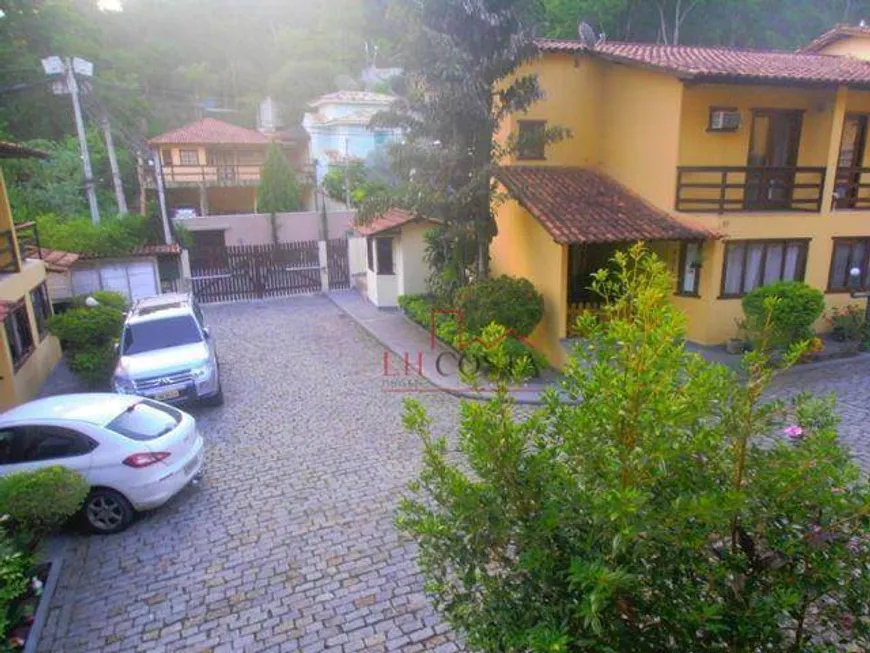 Foto 1 de Casa de Condomínio com 2 Quartos à venda, 84m² em Maria Paula, São Gonçalo