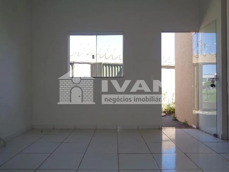 Foto 1 de Casa com 2 Quartos à venda, 51m² em Luizote de Freitas, Uberlândia