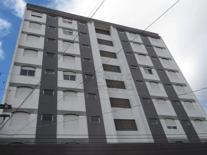 Foto 1 de Apartamento com 2 Quartos para alugar, 57m² em Centro, Pelotas