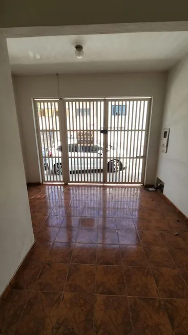 Foto 1 de Casa com 2 Quartos para alugar, 250m² em Centro, Limeira