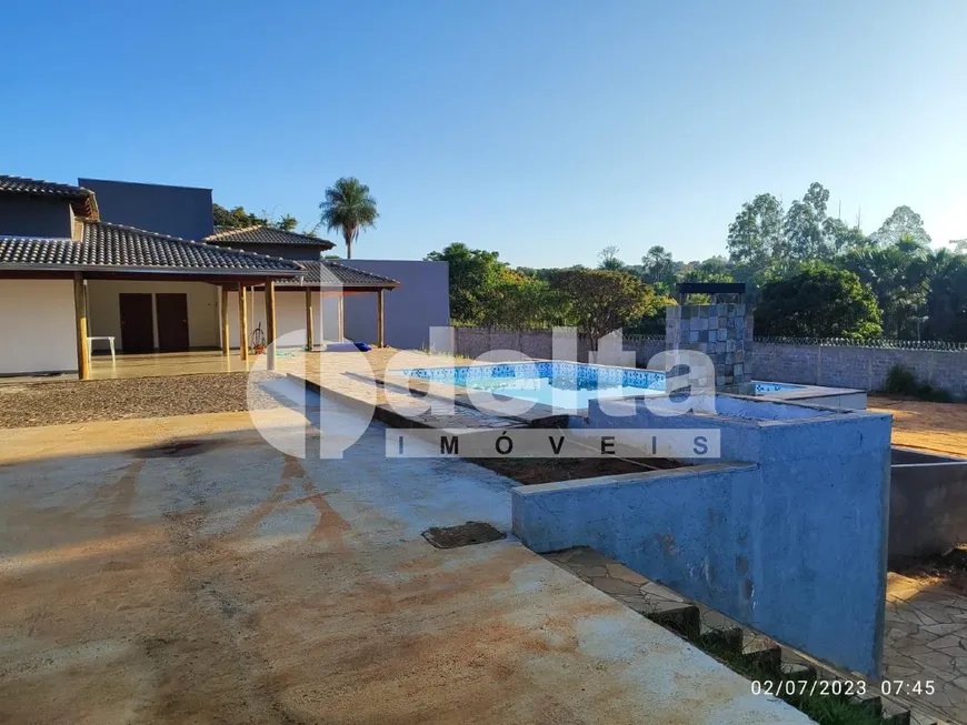 Foto 1 de Fazenda/Sítio com 4 Quartos à venda, 210m² em Morada Nova, Uberlândia