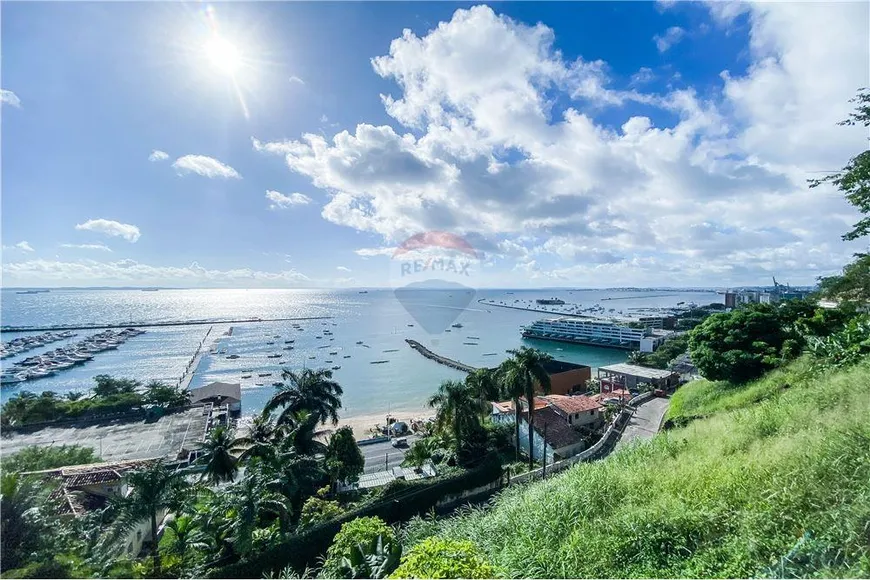 Foto 1 de Casa com 6 Quartos à venda, 185m² em Dois de Julho, Salvador