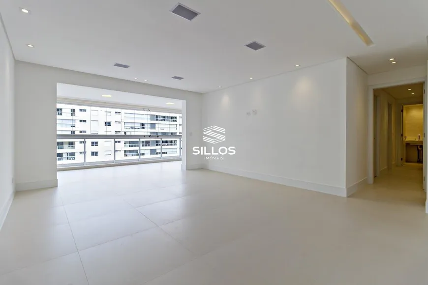 Foto 1 de Apartamento com 4 Quartos à venda, 188m² em Água Verde, Curitiba