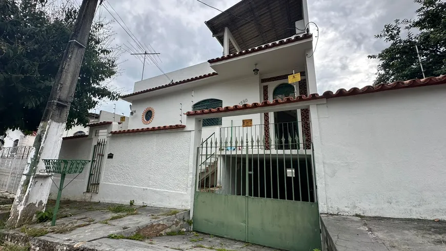 Foto 1 de Casa com 2 Quartos à venda, 300m² em Proximo Ao Centro, São Lourenço