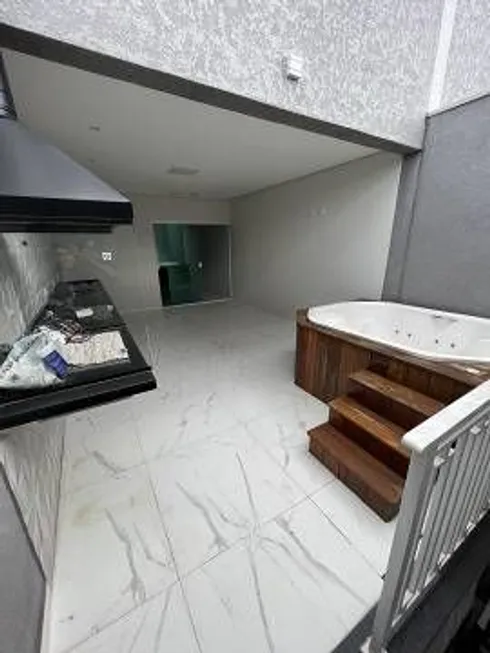 Foto 1 de Sobrado com 3 Quartos à venda, 218m² em Vila Carrão, São Paulo