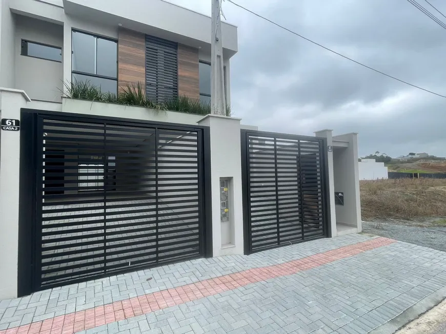 Foto 1 de Sobrado com 2 Quartos à venda, 126m² em Santa Terezinha, Gaspar