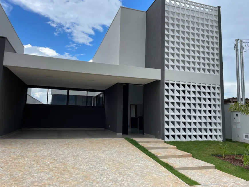 Foto 1 de Casa de Condomínio com 3 Quartos à venda, 157m² em Jardins Bolonha, Senador Canedo