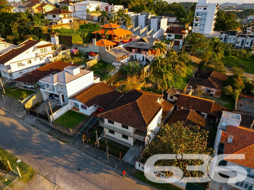 Foto 1 de Sobrado com 5 Quartos à venda, 204m² em Itaum, Joinville