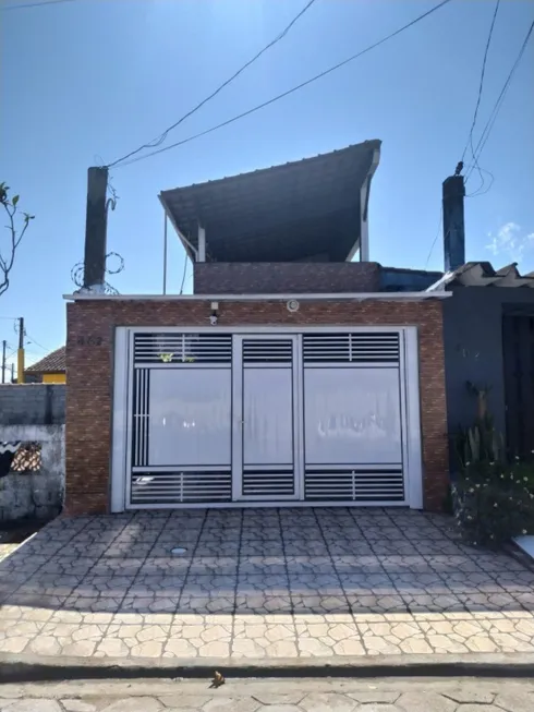 Foto 1 de Sobrado com 3 Quartos à venda, 173m² em Centro, Mongaguá