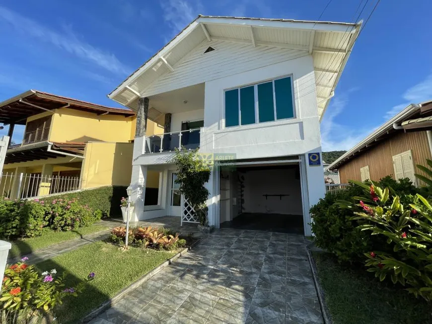 Foto 1 de Casa com 4 Quartos para alugar, 70m² em Centro, Porto Belo