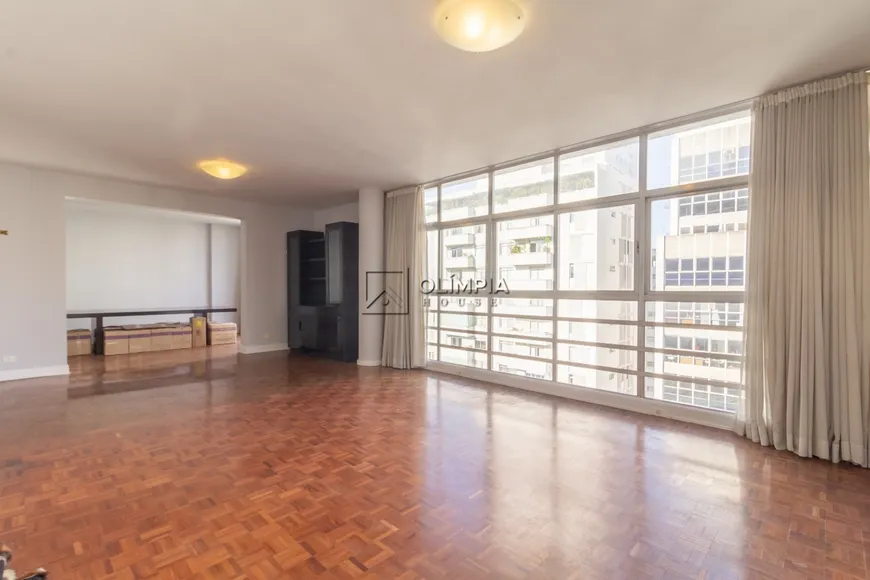 Foto 1 de Apartamento com 3 Quartos à venda, 228m² em Cerqueira César, São Paulo