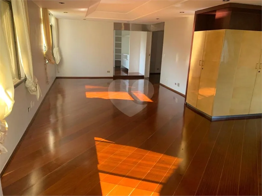 Foto 1 de Apartamento com 3 Quartos à venda, 228m² em Real Parque, São Paulo