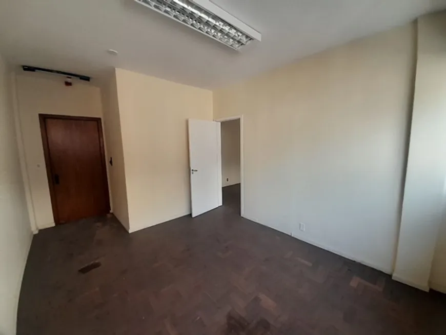 Foto 1 de Sala Comercial para alugar, 45m² em Centro, Porto Alegre