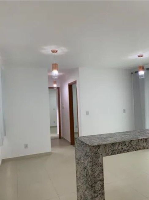 Apartamento na Avenida Ferroviária, 2, Vila Formosa em Anápolis, por R$  258.614 - Viva Real