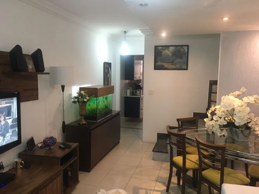 Foto 1 de Casa de Condomínio com 2 Quartos à venda, 72m² em Vila Carrão, São Paulo