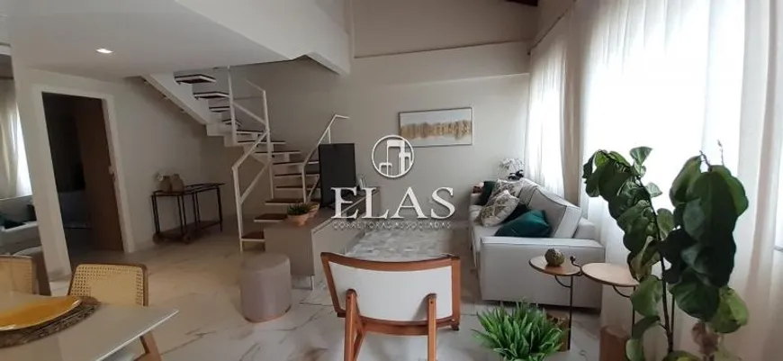 Foto 1 de Casa de Condomínio com 3 Quartos à venda, 133m² em Mosela, Petrópolis