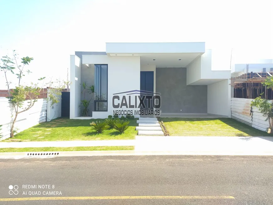 Foto 1 de Casa de Condomínio com 4 Quartos à venda, 240m² em Centro, Uberlândia