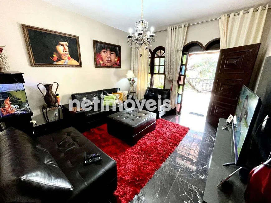 Foto 1 de Casa com 5 Quartos à venda, 370m² em Ouro Preto, Belo Horizonte