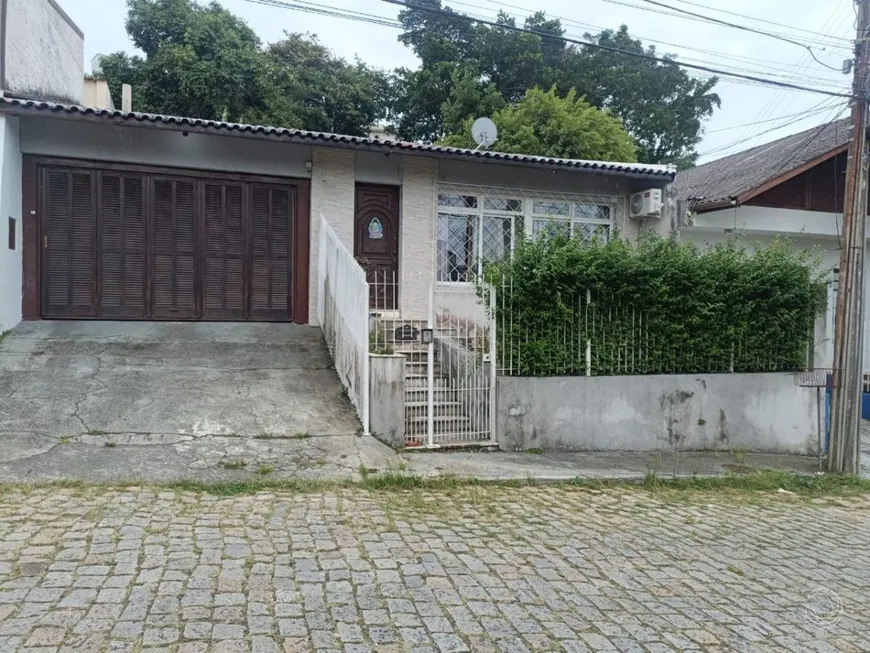 Foto 1 de Casa com 3 Quartos à venda, 218m² em Trindade, Florianópolis