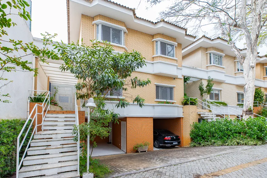 Foto 1 de Casa de Condomínio com 4 Quartos à venda, 223m² em Campo Belo, São Paulo