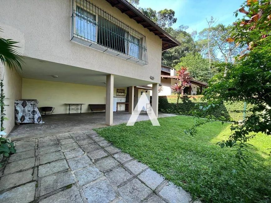 Foto 1 de Casa com 2 Quartos para venda ou aluguel, 138m² em Parque do Ingá, Teresópolis