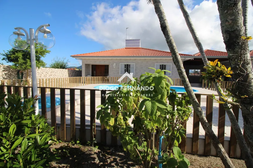 Foto 1 de Casa com 4 Quartos à venda, 235m² em Campeche, Florianópolis