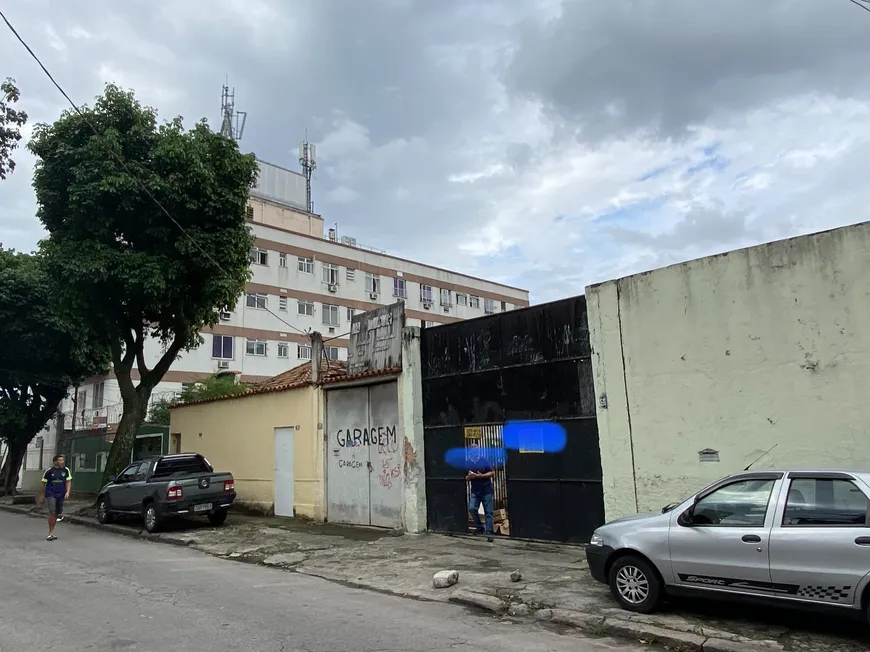 Foto 1 de Galpão/Depósito/Armazém à venda, 550m² em Del Castilho, Rio de Janeiro