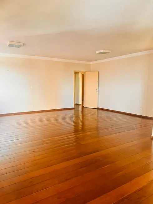 Foto 1 de Apartamento com 4 Quartos à venda, 140m² em Setor Oeste, Goiânia