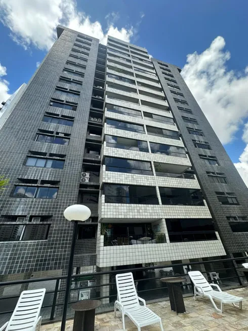 Foto 1 de Apartamento com 4 Quartos à venda, 160m² em Tamarineira, Recife