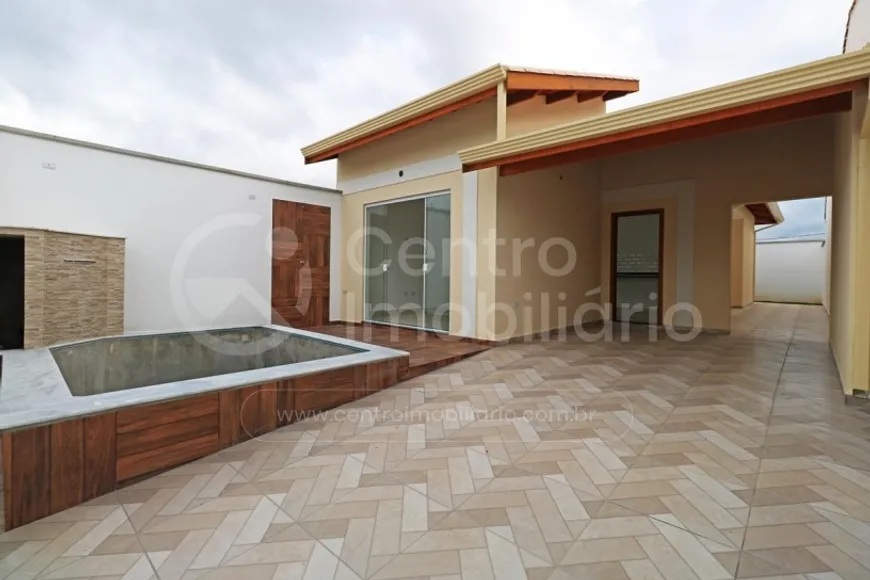 Foto 1 de Casa com 2 Quartos à venda, 86m² em , Peruíbe