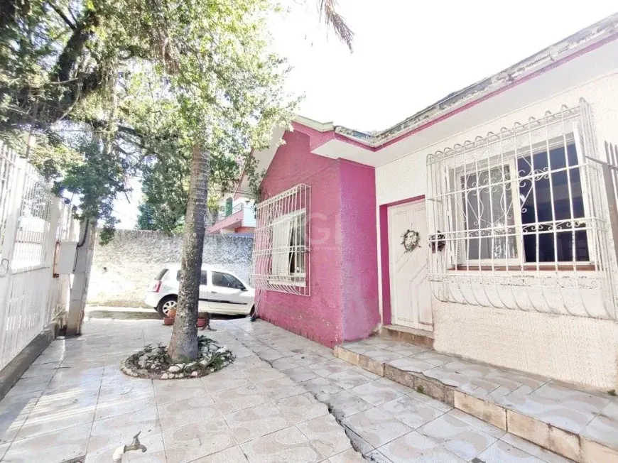 Foto 1 de Casa com 3 Quartos à venda, 232m² em Vila João Pessoa, Porto Alegre