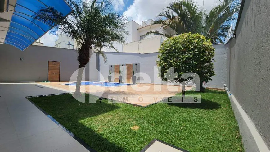 Foto 1 de Casa com 4 Quartos à venda, 340m² em Jardim Karaíba, Uberlândia