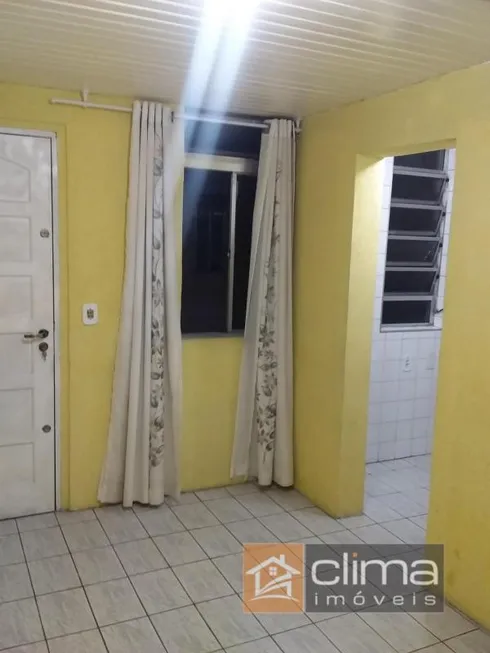 Foto 1 de Apartamento com 2 Quartos à venda, 38m² em Cohab 5, Carapicuíba