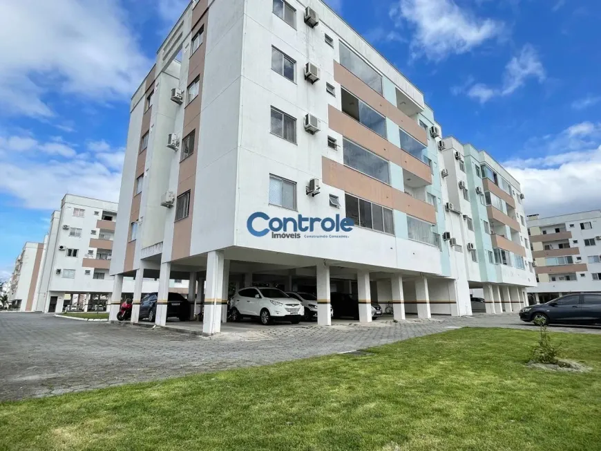 Foto 1 de Apartamento com 3 Quartos à venda, 70m² em Forquilhas, São José