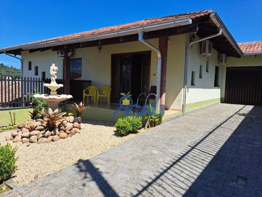 Foto 1 de Casa com 3 Quartos à venda, 394m² em Itoupava Norte, Blumenau