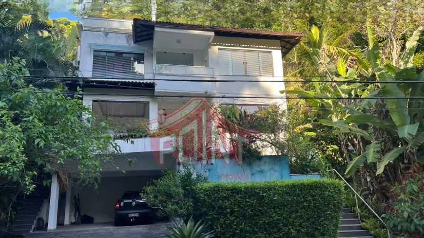 Foto 1 de Casa de Condomínio com 3 Quartos à venda, 320m² em Pendotiba, Niterói