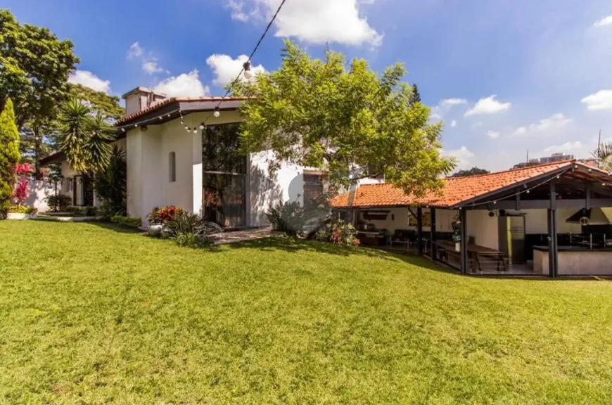 Foto 1 de Casa com 4 Quartos à venda, 485m² em Jardim Marajoara, São Paulo