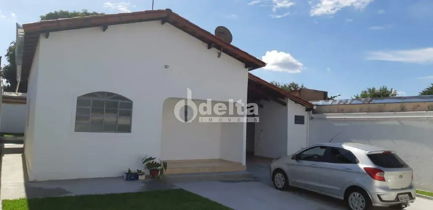 Foto 1 de Casa com 3 Quartos à venda, 115m² em Jaraguá, Uberlândia