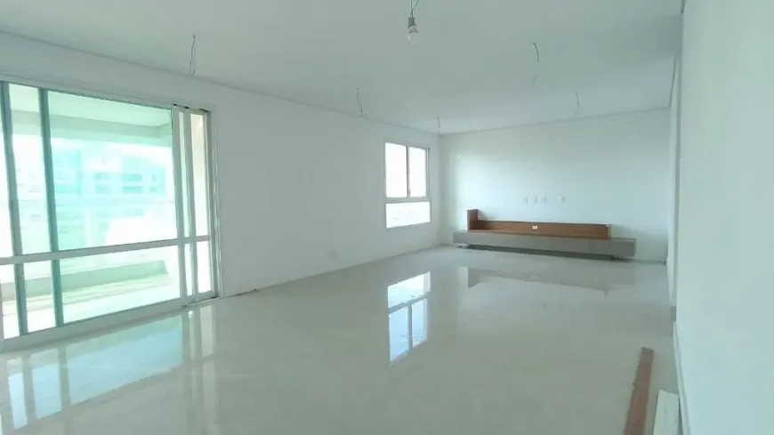 Foto 1 de Apartamento com 3 Quartos à venda, 234m² em Gleba Palhano, Londrina