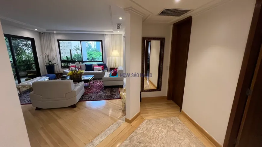 Foto 1 de Apartamento com 4 Quartos à venda, 275m² em Campo Belo, São Paulo