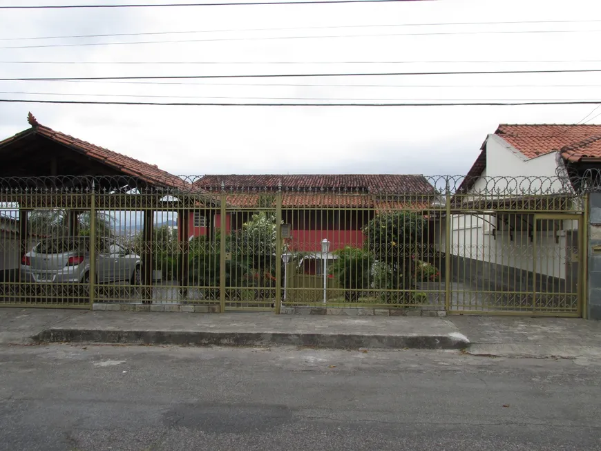 Foto 1 de Casa com 6 Quartos à venda, 381m² em Santa Rosa, Belo Horizonte