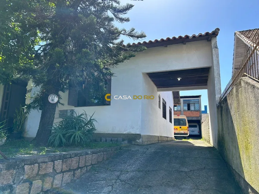 Foto 1 de Casa com 3 Quartos à venda, 231m² em Vila Nova, Porto Alegre