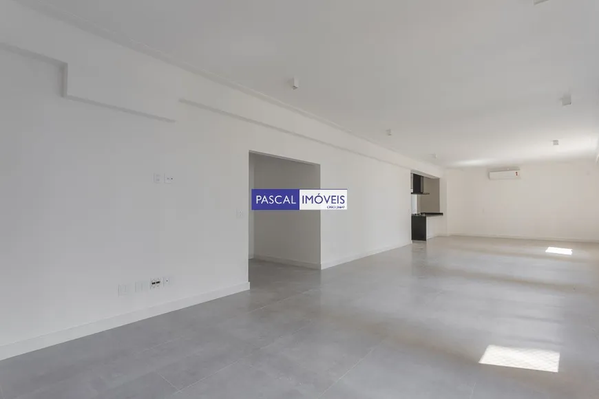 Foto 1 de Apartamento com 3 Quartos à venda, 209m² em Jardins, São Paulo